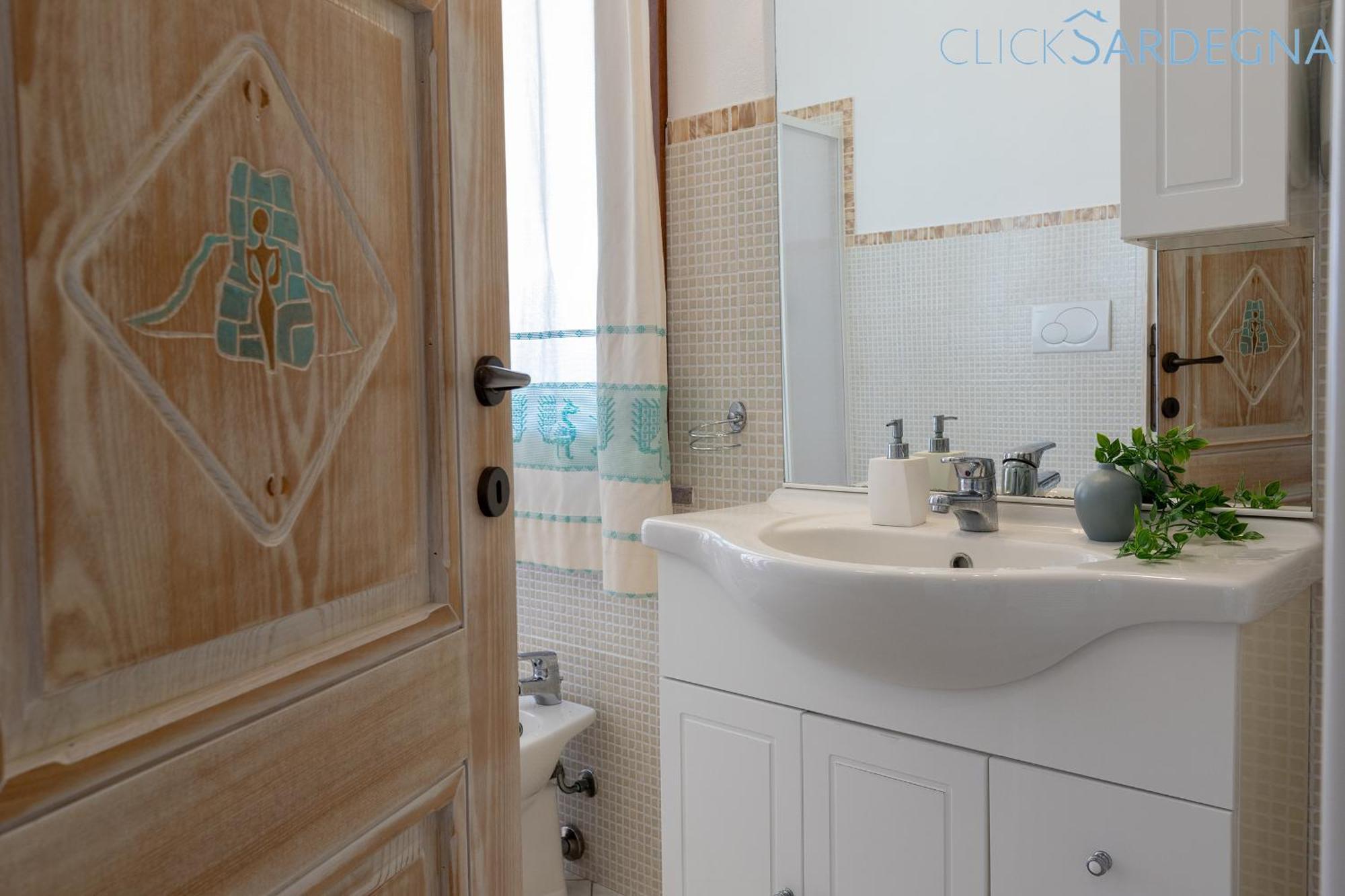 Janas Luxury Surrounded By Large Park, Swimming Pool, Parking And Wifi *