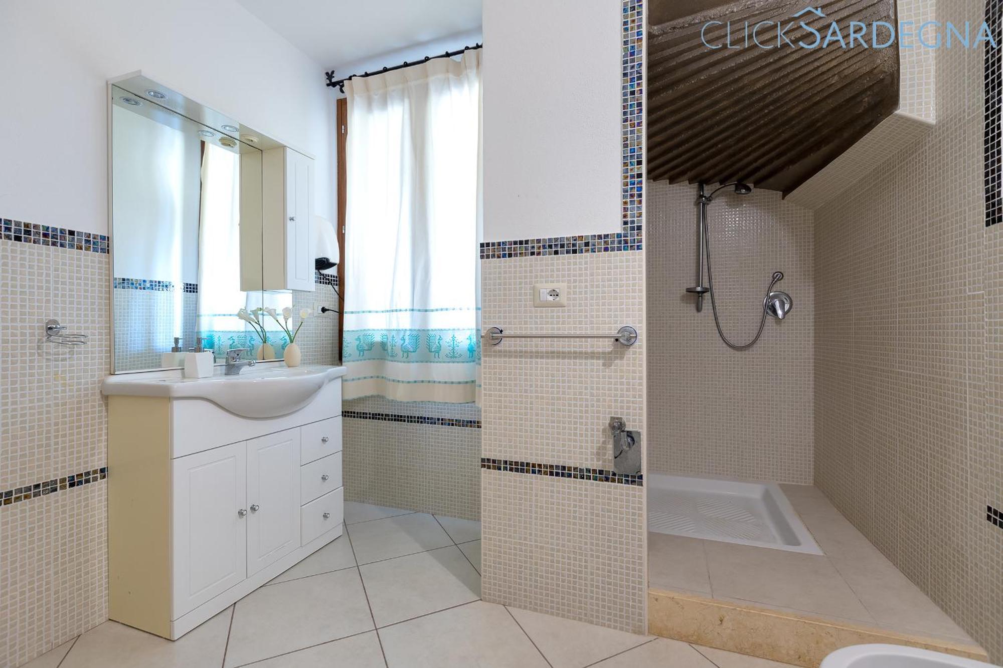 Janas Luxury Surrounded By Large Park, Swimming Pool, Parking And Wifi * Alghero