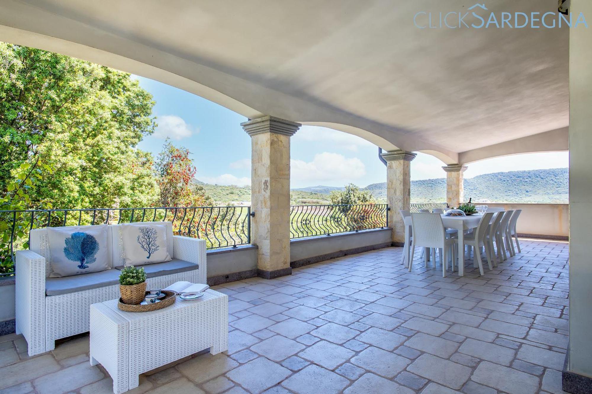 Janas Luxury Surrounded By Large Park, Swimming Pool, Parking And Wifi Villa *