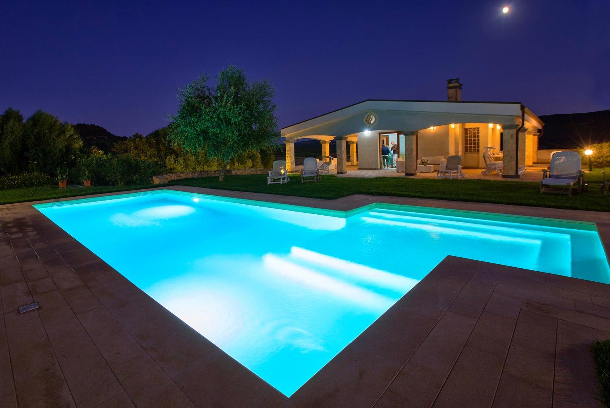 Janas Luxury Surrounded By Large Park, Swimming Pool, Parking And Wifi Alghero