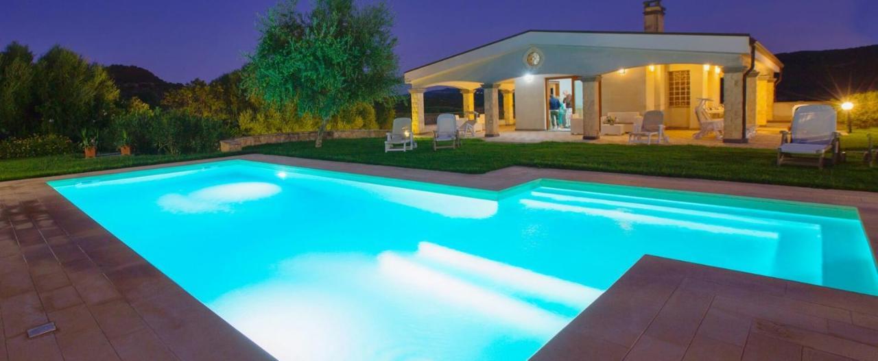 Janas Luxury Surrounded By Large Park, Swimming Pool, Parking And Wifi Villa Alghero