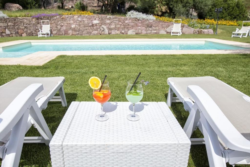 Janas Luxury Surrounded By Large Park, Swimming Pool, Parking And Wifi * Alghero