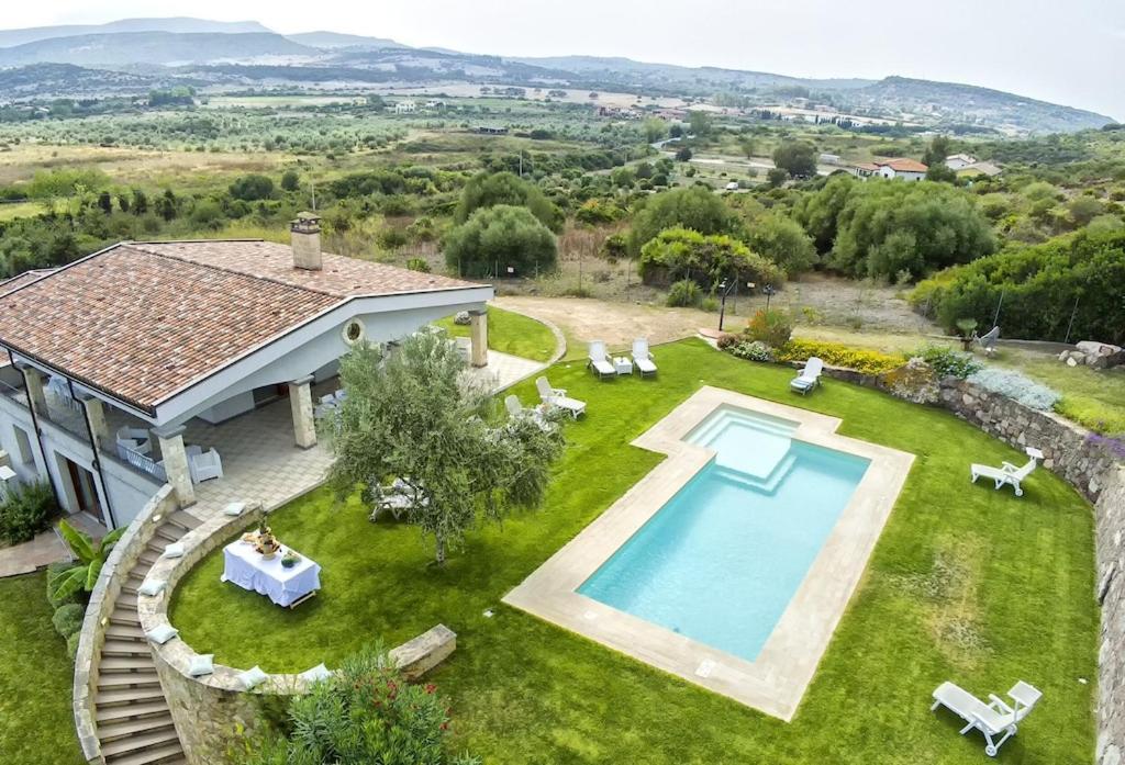 Villa Janas Luxury Surrounded By Large Park, Swimming Pool, Parking And Wifi Alghero