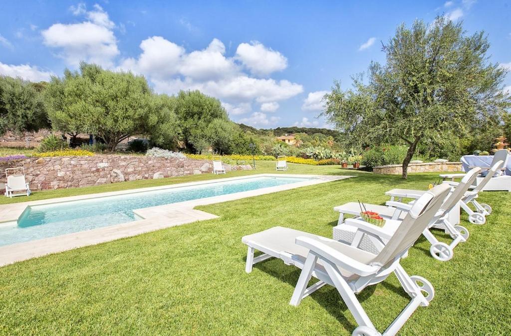 Villa Janas Luxury Surrounded By Large Park, Swimming Pool, Parking And Wifi *