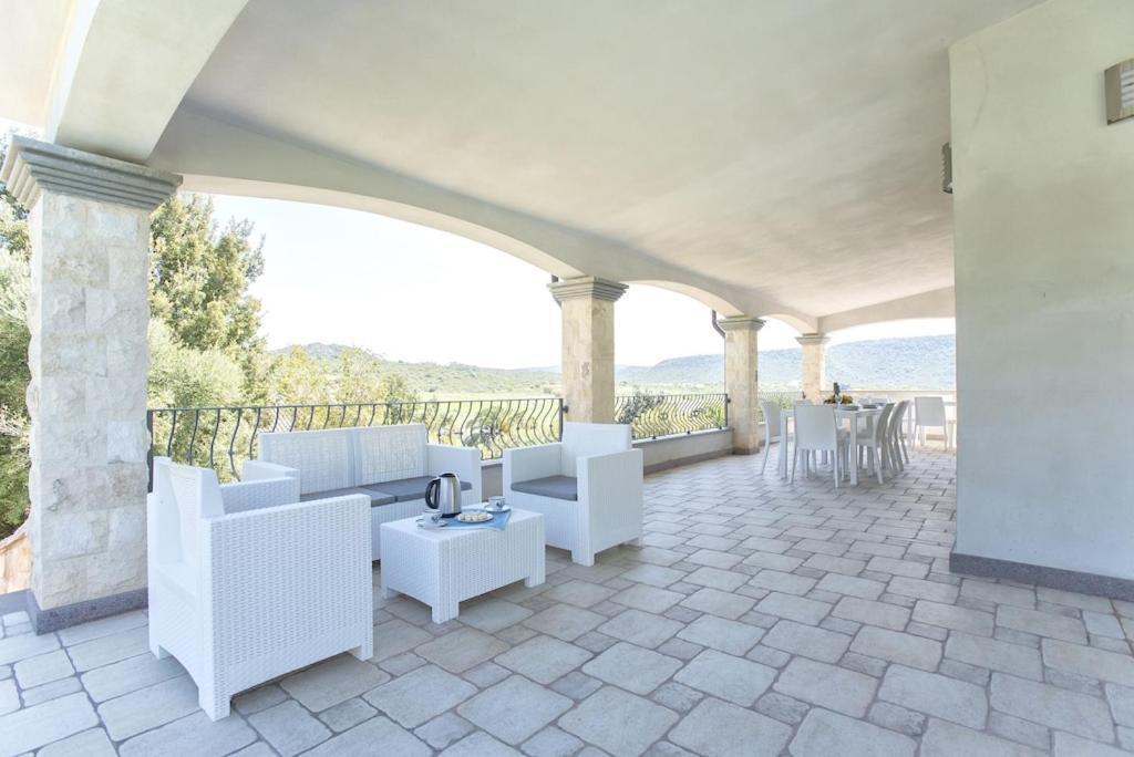 Villa Janas Luxury Surrounded By Large Park, Swimming Pool, Parking And Wifi Alghero