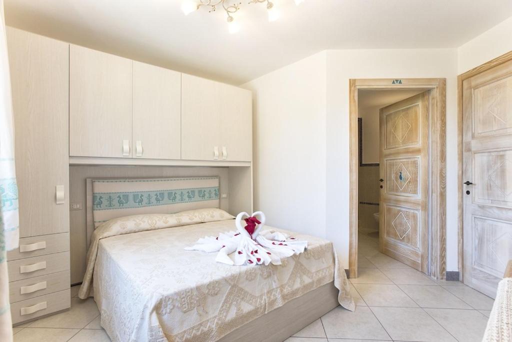 Janas Luxury Surrounded By Large Park, Swimming Pool, Parking And Wifi Alghero