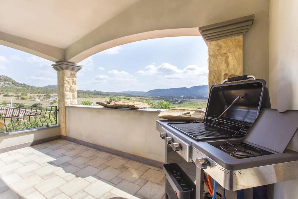 Janas Luxury Surrounded By Large Park, Swimming Pool, Parking And Wifi Villa