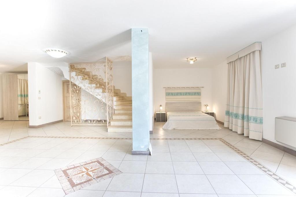 Janas Luxury Surrounded By Large Park, Swimming Pool, Parking And Wifi Alghero