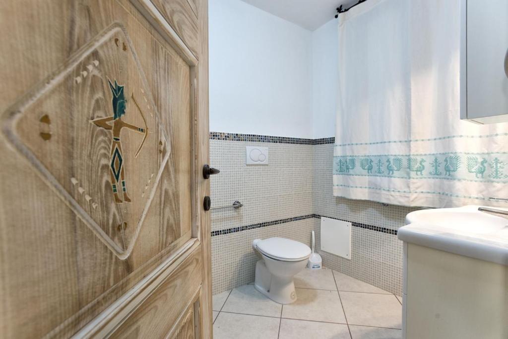 Janas Luxury Surrounded By Large Park, Swimming Pool, Parking And Wifi Villa *