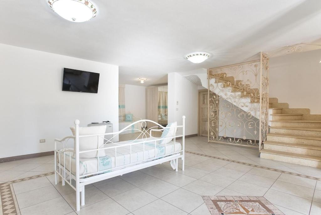 Janas Luxury Surrounded By Large Park, Swimming Pool, Parking And Wifi *